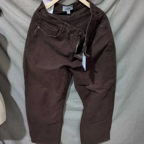 UK 14 BARREL DENIM JEANS – FULL LENGTH, BROWN (NEW LOOK BARREL LABEL)