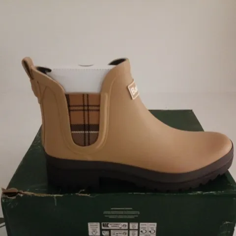 BARBOURU MALLOW CHELSEA TARTAN BEIGE BOOTS UK 6 BOXED