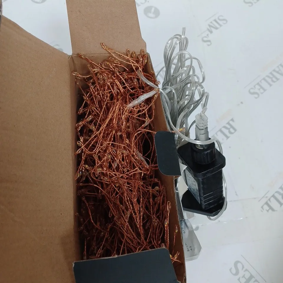 VINE LIGHTS 640 PURE WHITE LEDS 