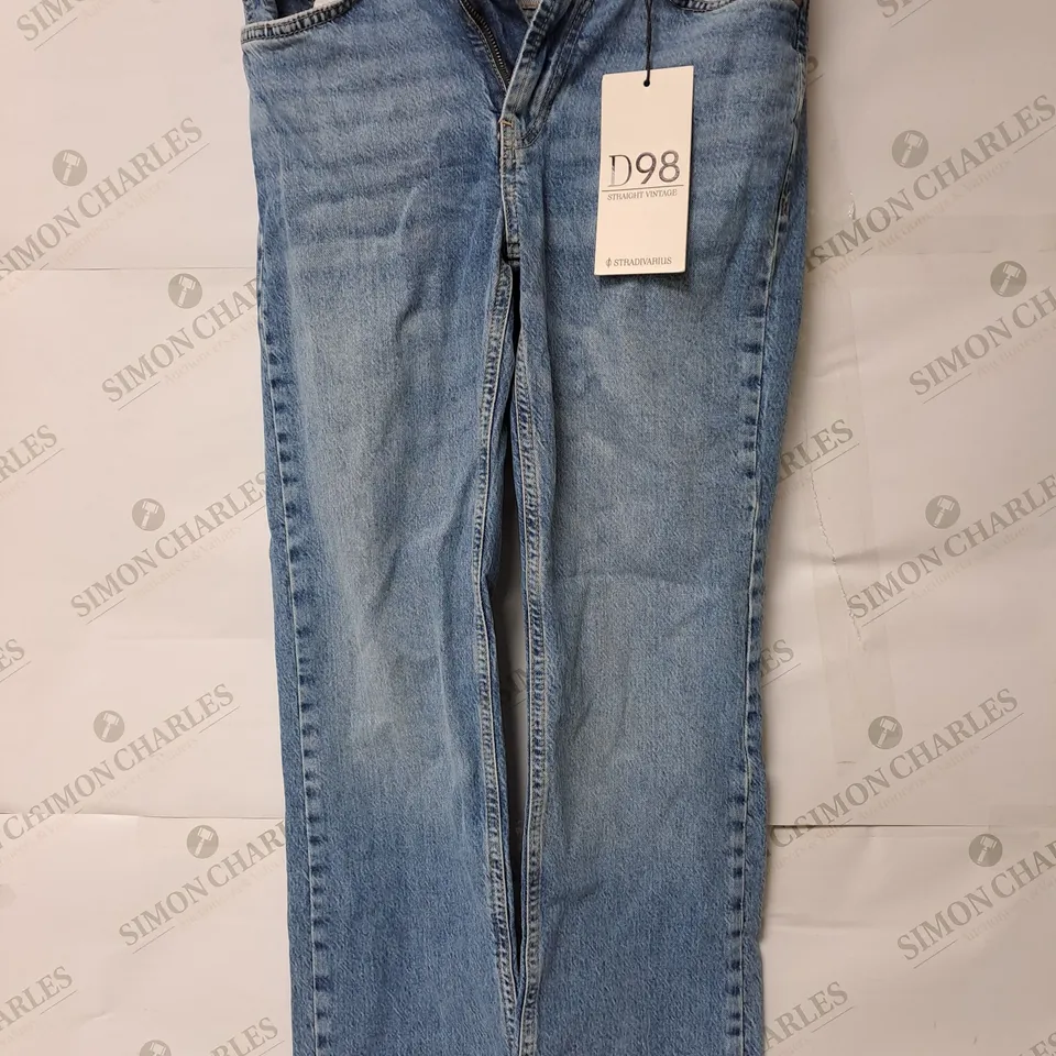 STRADIVARIUS DEMIN STRAIGHT VINTAGE JEANS - SIZE 8