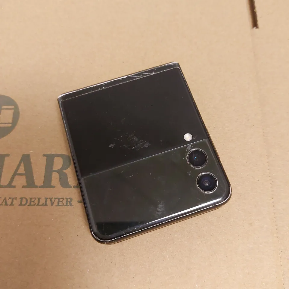 SAMSUNG Z FLIP3 