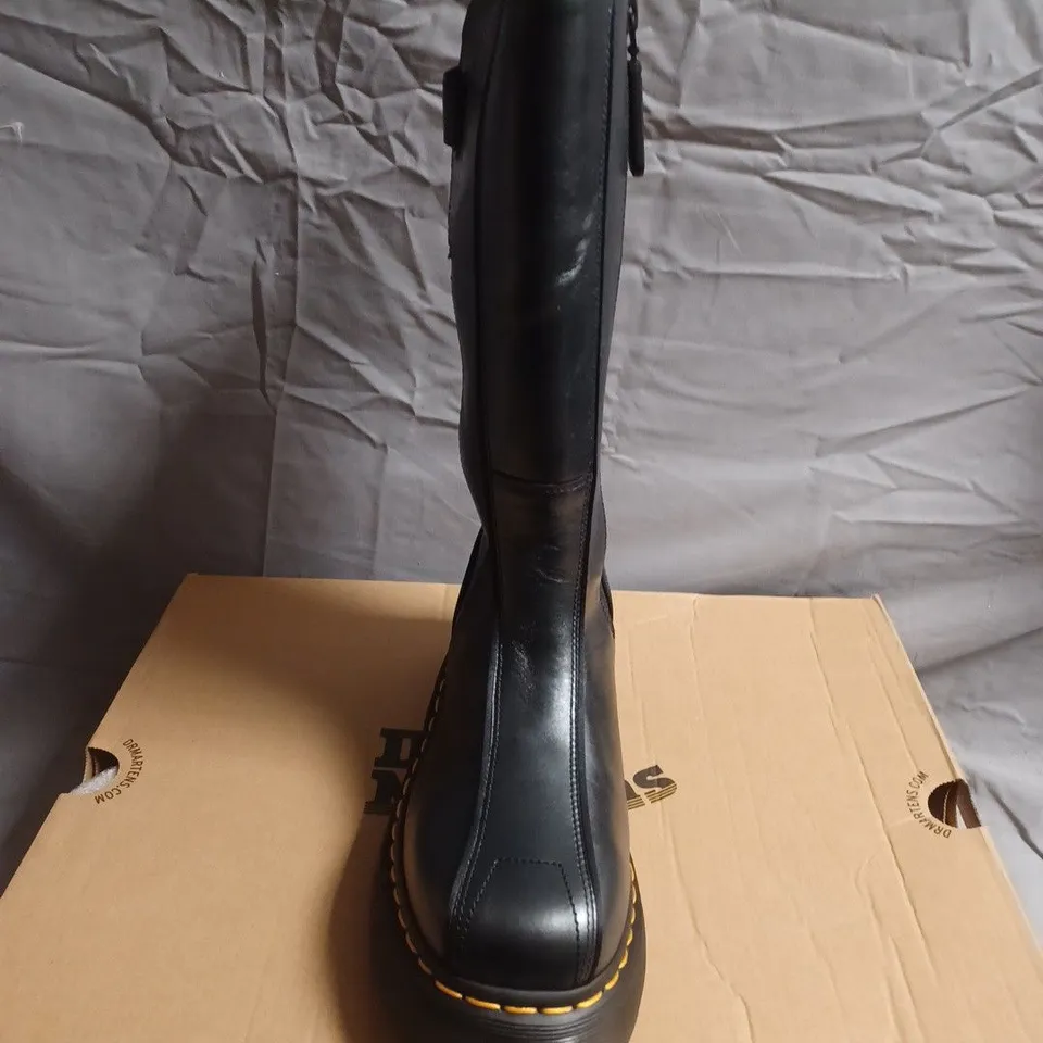 BOXED PAIR OF DR. MARTENS BUZZ HI BOOT – BLACK LEATHER, UK 4