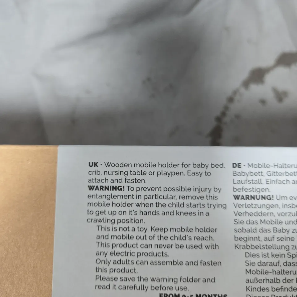 SEBRA WOODEN BABY MOBILE HOLDER IN CLASSIC WHITE – BOXED