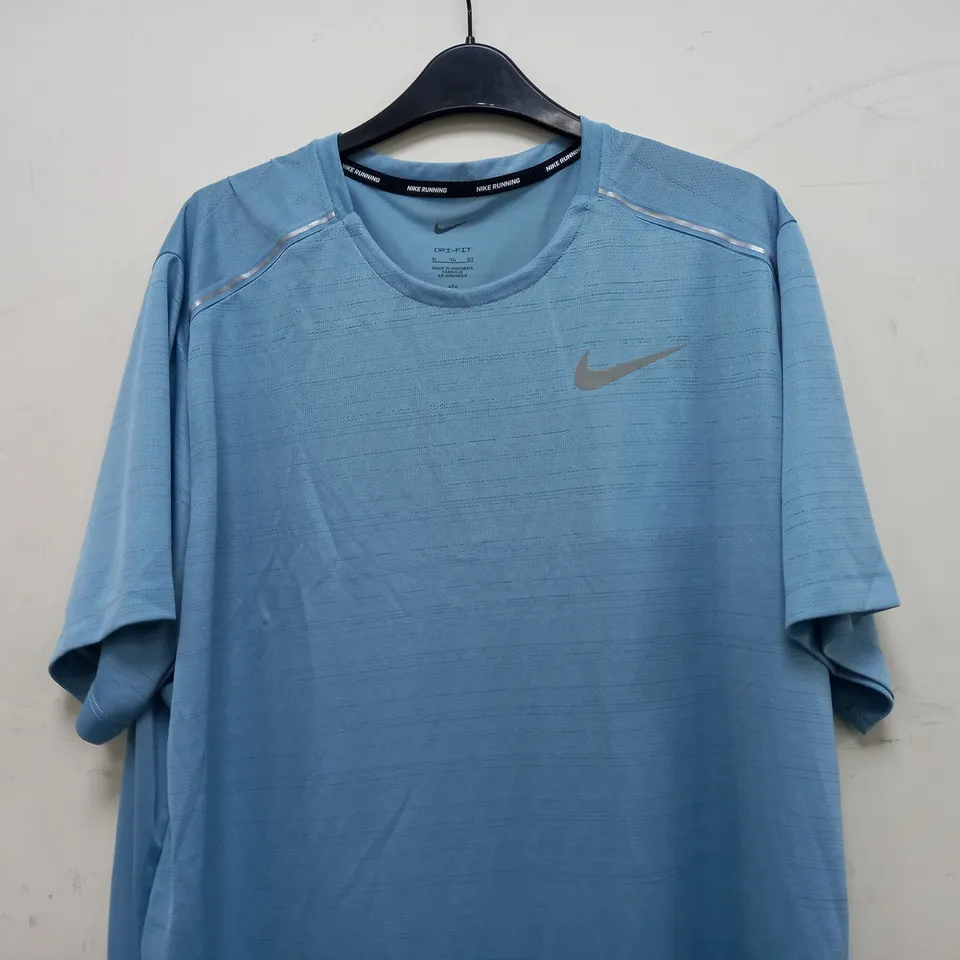 NIKE RUNNING TOP IN SKY BLUE - MEDIUM