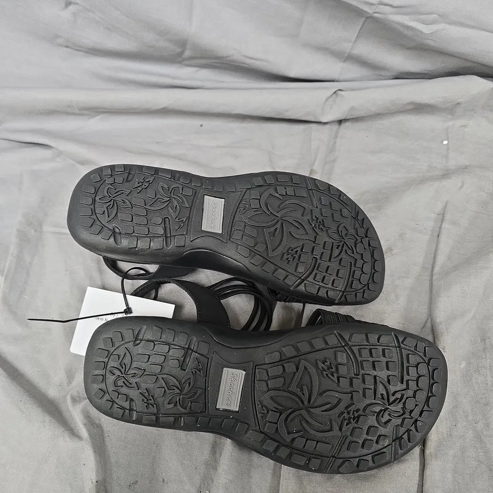 SKECHERS REGGAE SLIM COFFEE RUN SANDALS - 4