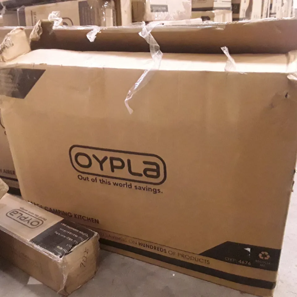 BOXED OYPLA LARGE CAMPING KITCHEN