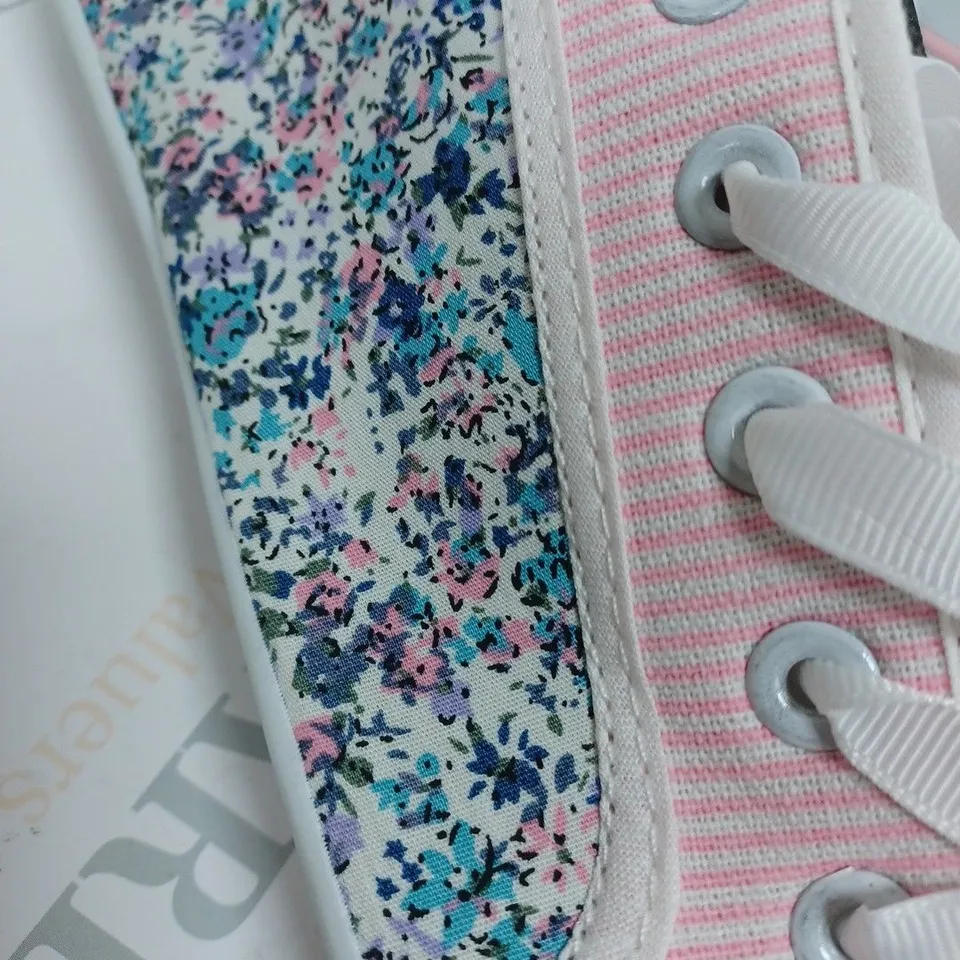BOX OF APPROXIMATELY 15 PAIRS OF LOW SHELL TOE FLORAL SHOES SIZES VARY 