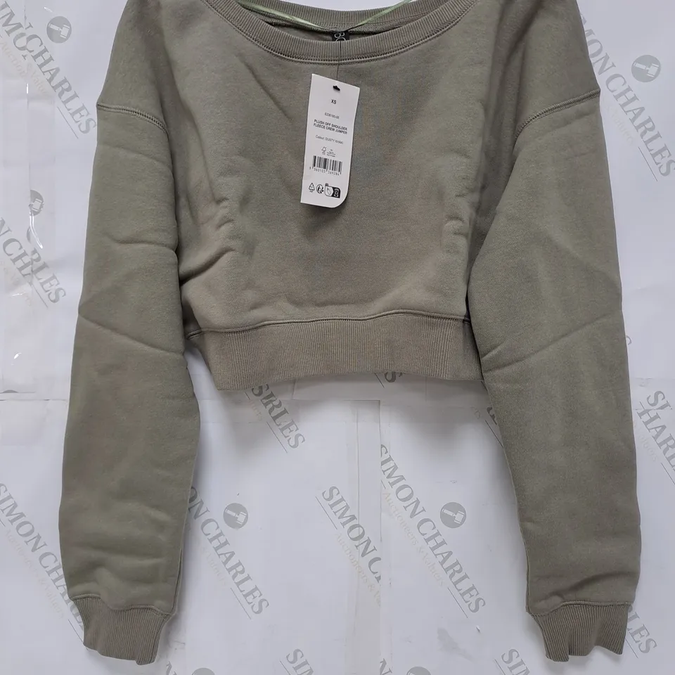 10 ASSORTED NEW CLOTHING ITEMS TO INCLUDE CROP JUMPER, DRESSES, BIKINI TOP, ETC