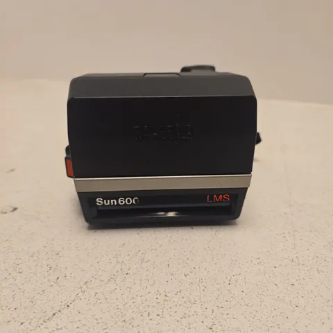 POLAROID SUN 600 LMS INSTANT CAMERA