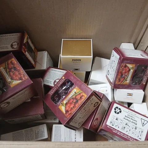 BOX OF APPROX 10 ASSORTED HEALTH AND BEAUTY ITEMS TO INCLUDE YANKEE CANDLE , ISDIN ETC..