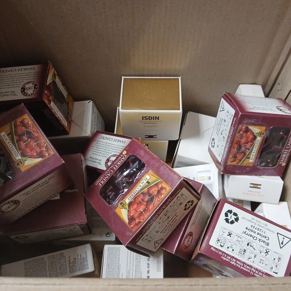 BOX OF APPROX 10 ASSORTED HEALTH AND BEAUTY ITEMS TO INCLUDE YANKEE CANDLE , ISDIN ETC..
