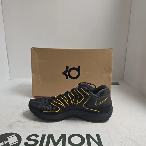 NIKE KD18 BASKETBALL SHOES – BLACK/UNIVERSITY GOLD, UK 13