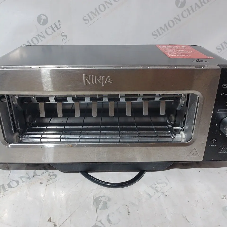 BOXED NINJA 2 IN 1 TOASTER & GRILL ST100UK