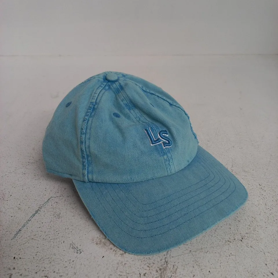 LEVIS LIGHT BLUE DENIM CAP