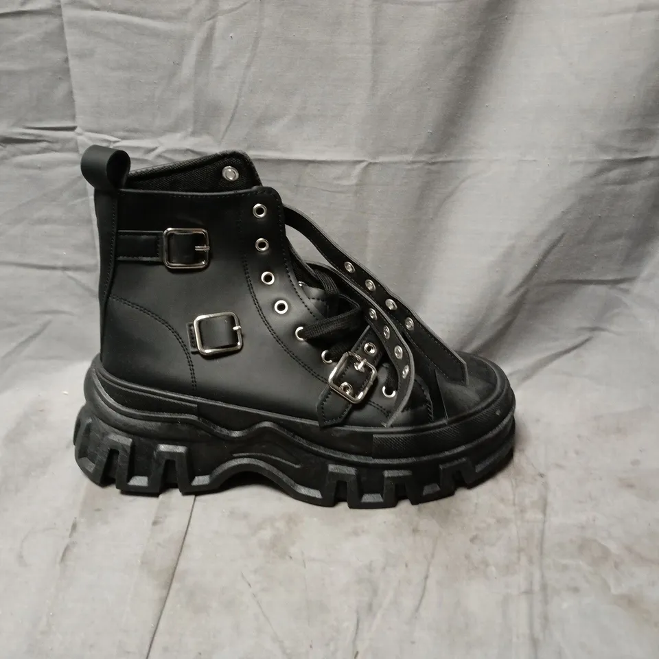 BOXED BLACK CHUNKY-SOLED COMBAT BOOTS WITH BUCKLE STRAPS