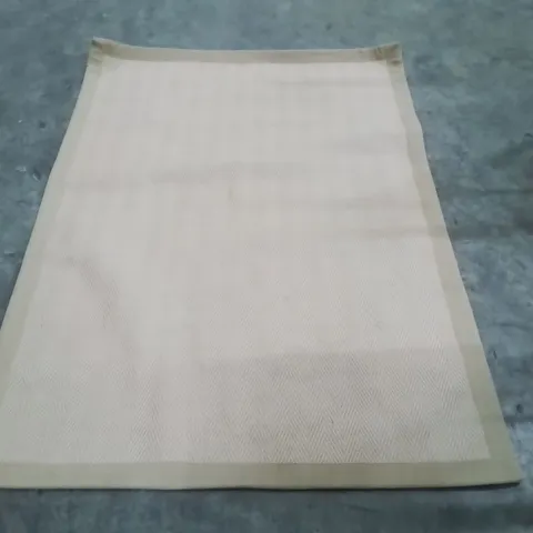 QUALITY DESIGNER AREA RUG - APPROXIMATELY 180X120CM