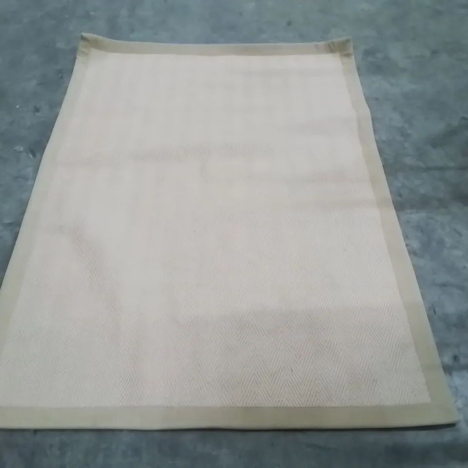 QUALITY DESIGNER AREA RUG - APPROXIMATELY 180X120CM