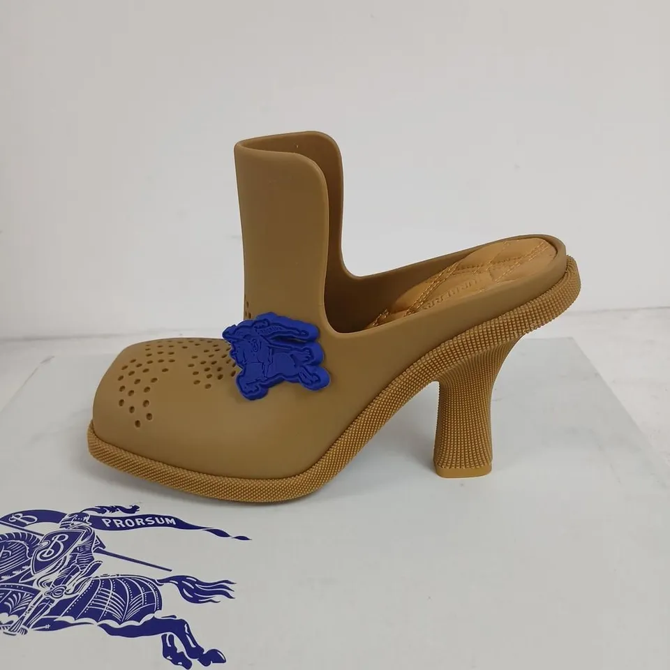 BURBERRY RUBBER MULE ON RUBBER SOLE – WOMEN'S TAN, (EUR 39), BOXED