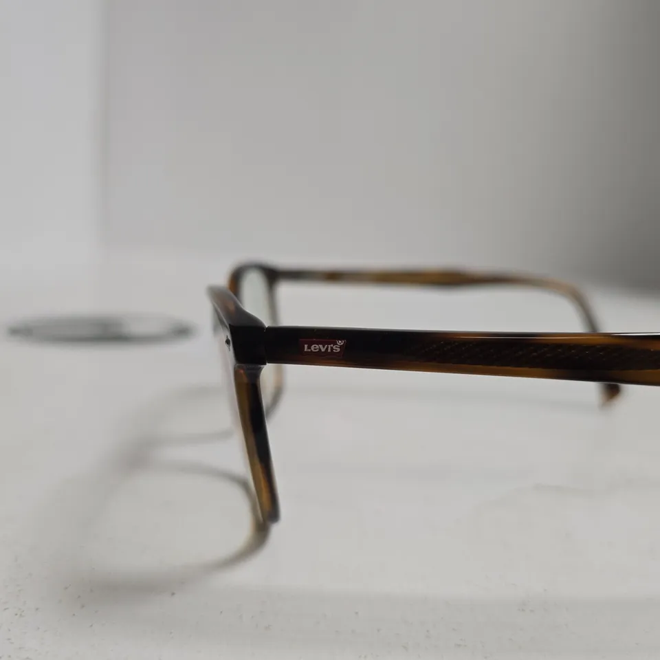 LEVI'S EYEGLASSES – TORTOISESHELL ACETATE, RECTANGULAR FULL-RIM FRAME