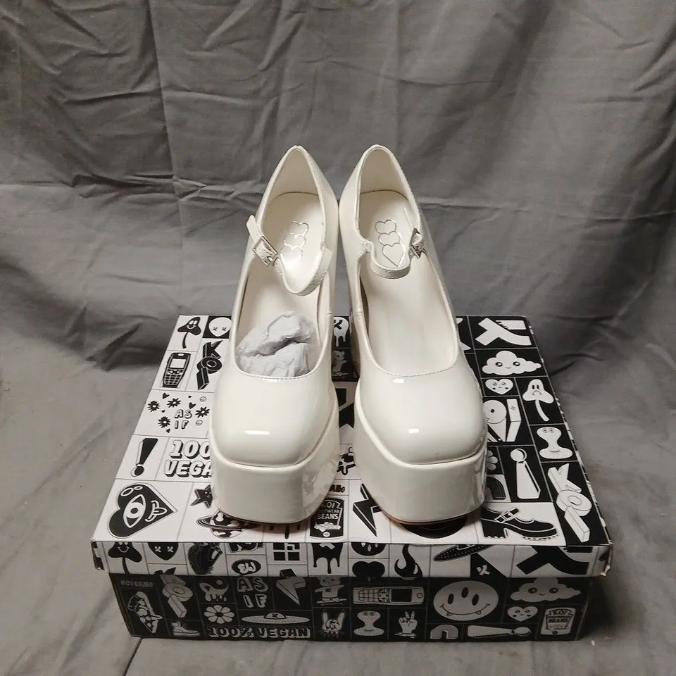 BOXED KOI DARKBLOOM WHITE HEELS - UK 3