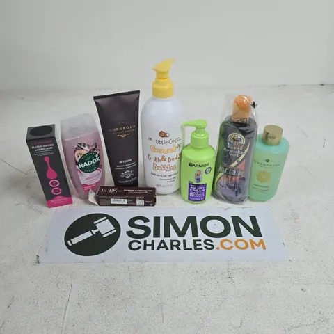 APPROXIMATELY 15 ASSORTED HEALTH & BEAUTY PRODUCTS TO INCLUDE LOVENSE WATER-BASED LUBICANT, CHAMPNEYS ENERGISING BODY CLEANSER, GARNIER AIR DRY CREAM, ETC - COLLECTION ONLY