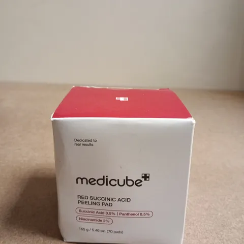 MEDICUBE RED SUCCINIC ACID PEELING PADS – 70 PADS, 155G