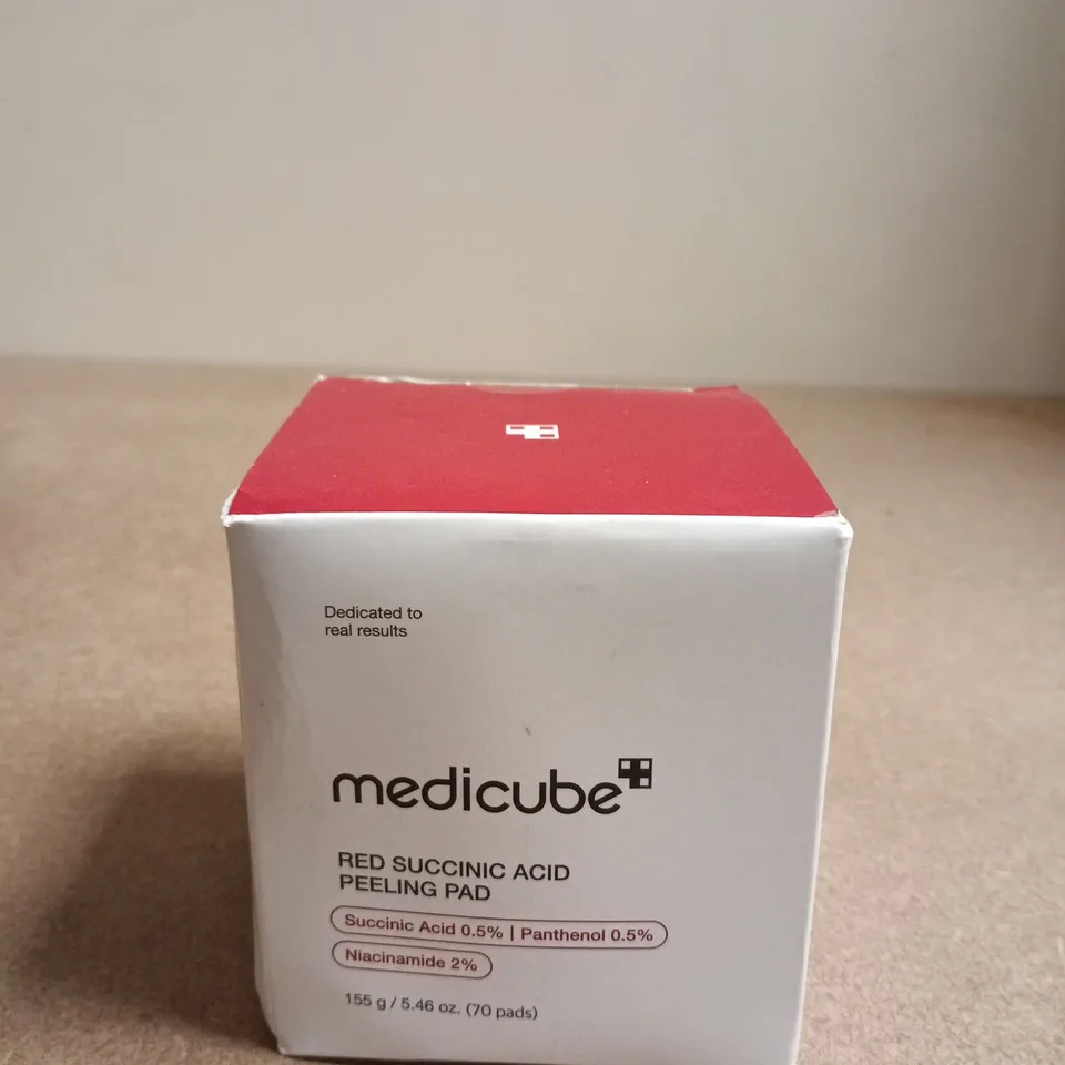 MEDICUBE RED SUCCINIC ACID PEELING PADS – 70 PADS, 155G