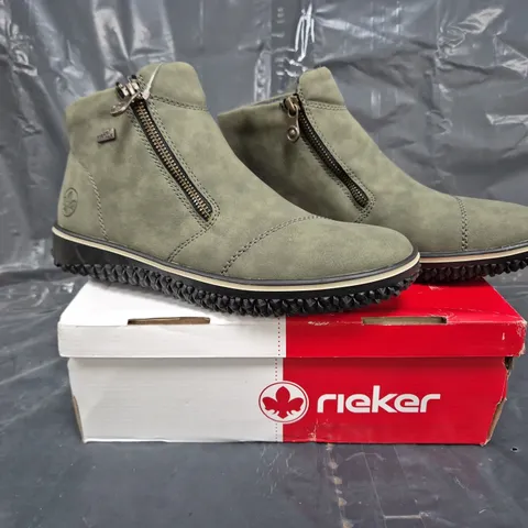 BOXED PAIR OF RIEKER ZIP ANKLE BOOTS IN GREEN SIZE 8