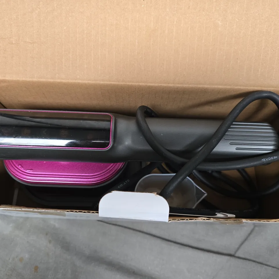 BOXED LIVMORE HANDHELD STEAM IRON