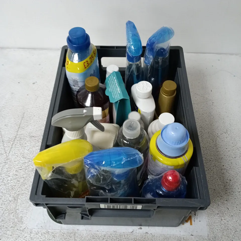 APPROXIMATELY 15 ASSORTED HOUSEHOLD ITEMS INCLUDING glass cleaner, rinse aid, kitchen cleaner etc. 