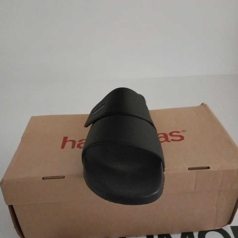 HAVAIANAS BLACK STRAP SANDALS SIZE 8 BOXED