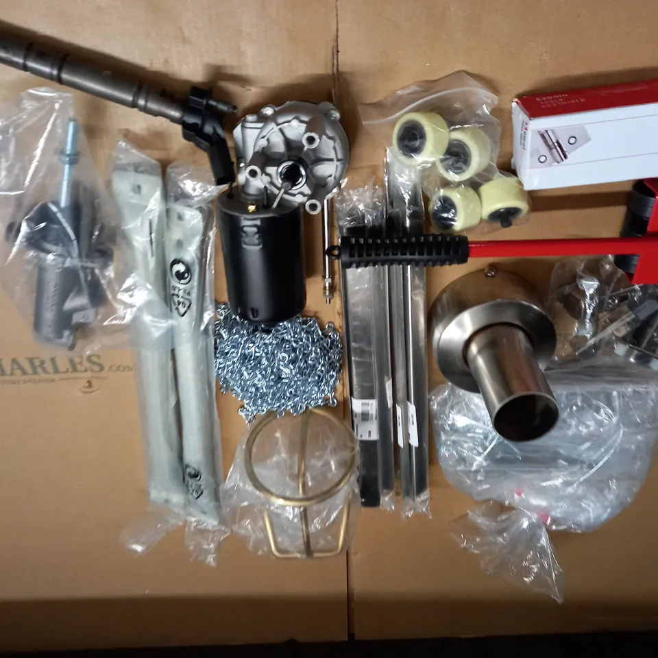2 CRATES OF ASSORTED HOUSEHOLD FITTING AND FIXTURES 