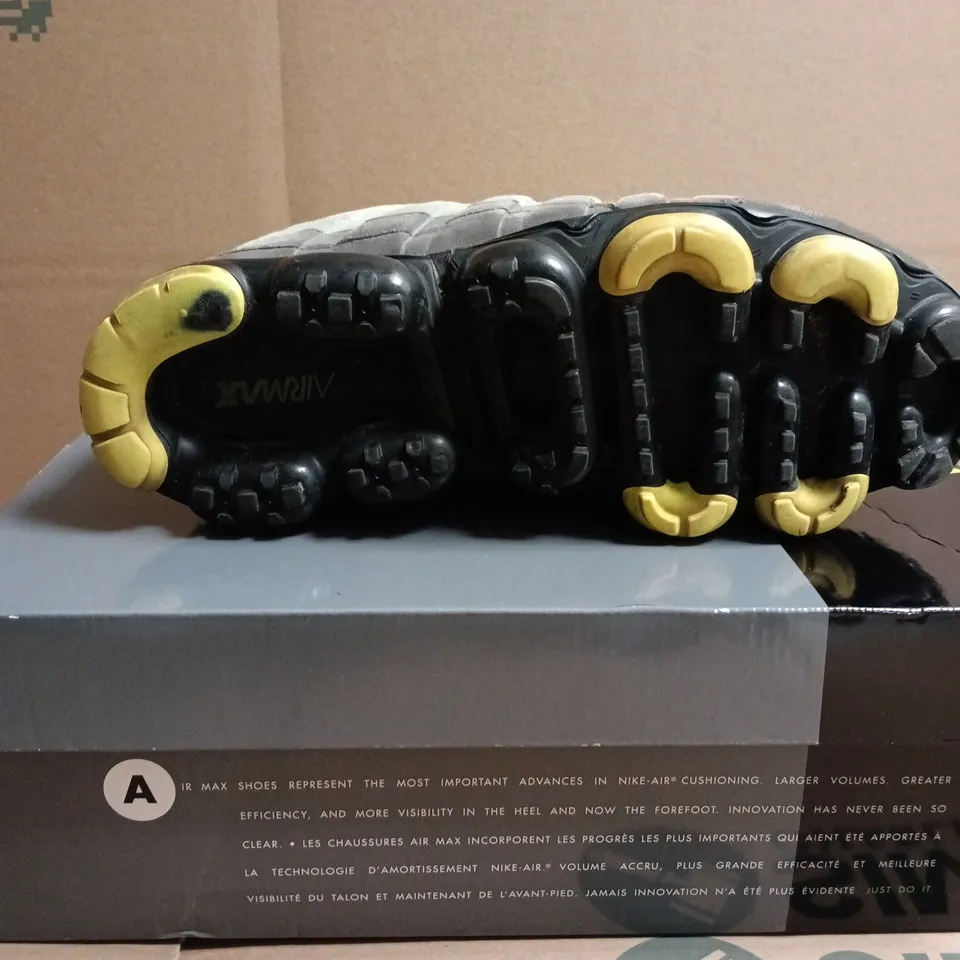BOXED PAIR OF NIKE AIR VAPORMAX 95 TRAINERS - 8