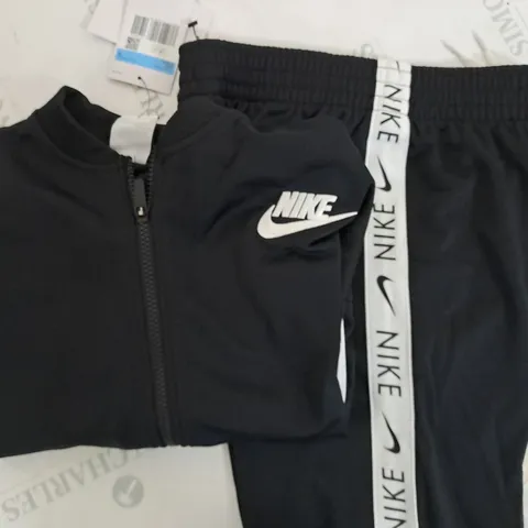 NIKE KIDS TRACKSUIT SIZE MEDIUM
