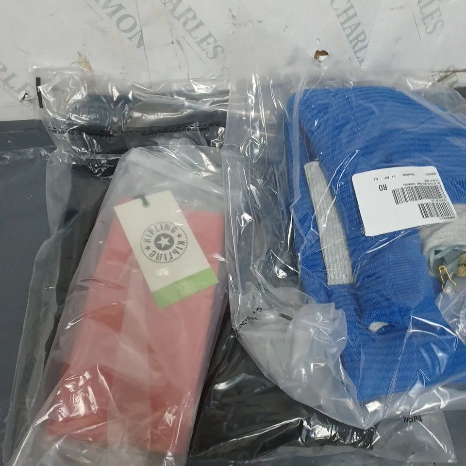 APPROXIMATELY 20 ASSORTED CLOTHING IN VARIES SIZES AND COLOURS 