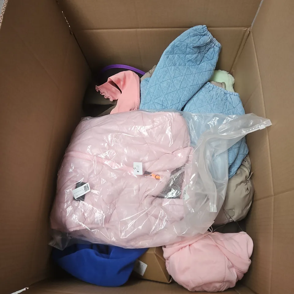 APPROXIMATELY 25 ASSORTED KIDS CLOTHING ITEMS IN VARIOUS STYLES, SIZES & COLOURS