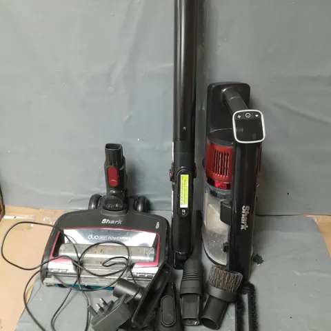 SHARK DUO CLEAN POWERFINS HOOVER