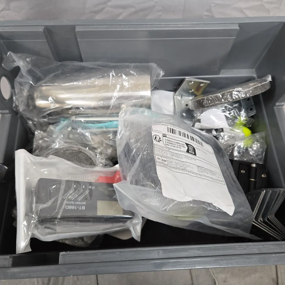 APPROX 10 ASSORTED HOUSEHOLD ITEMS