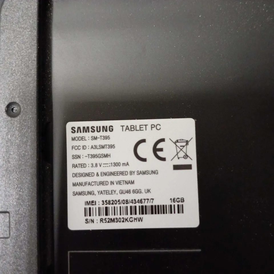 SAMSUNG TABLET PC SM-T395 – 16GB, CRACKED FRONT DISPLAY