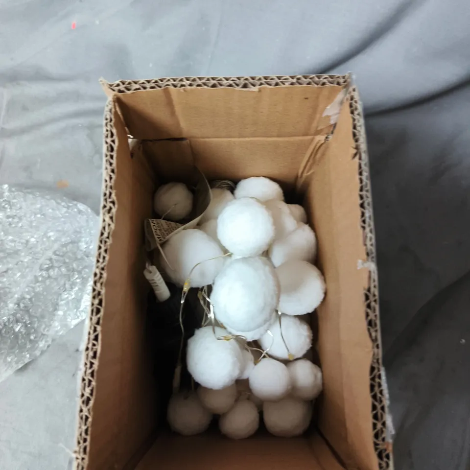 100 LED SNOWBALL LIGHT GARLAND CHRISTMAS DECORATION RRP £19.99