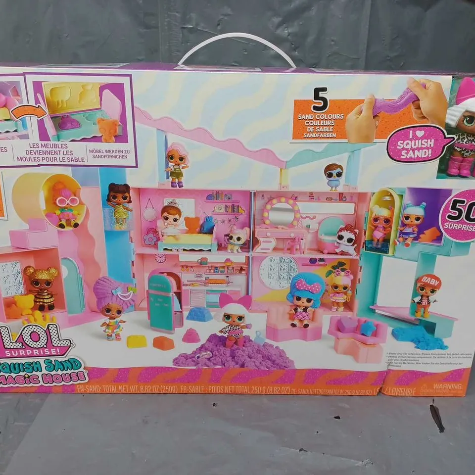 L.O.L SURPRISE! SQUISH SAND MAGIC HOUSE WITH TOT RRP £49.99