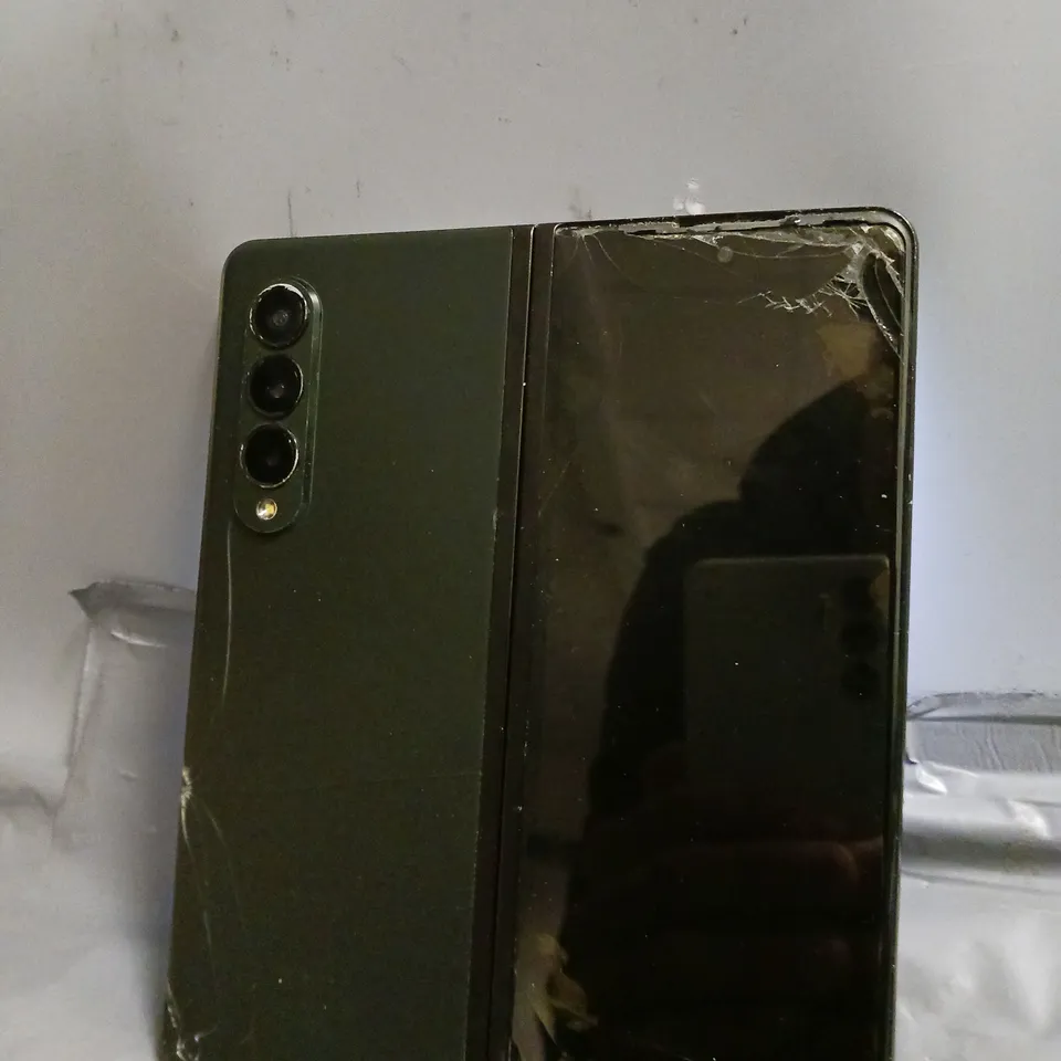 SAMSUNG GALAXY FOLD IN BLACK