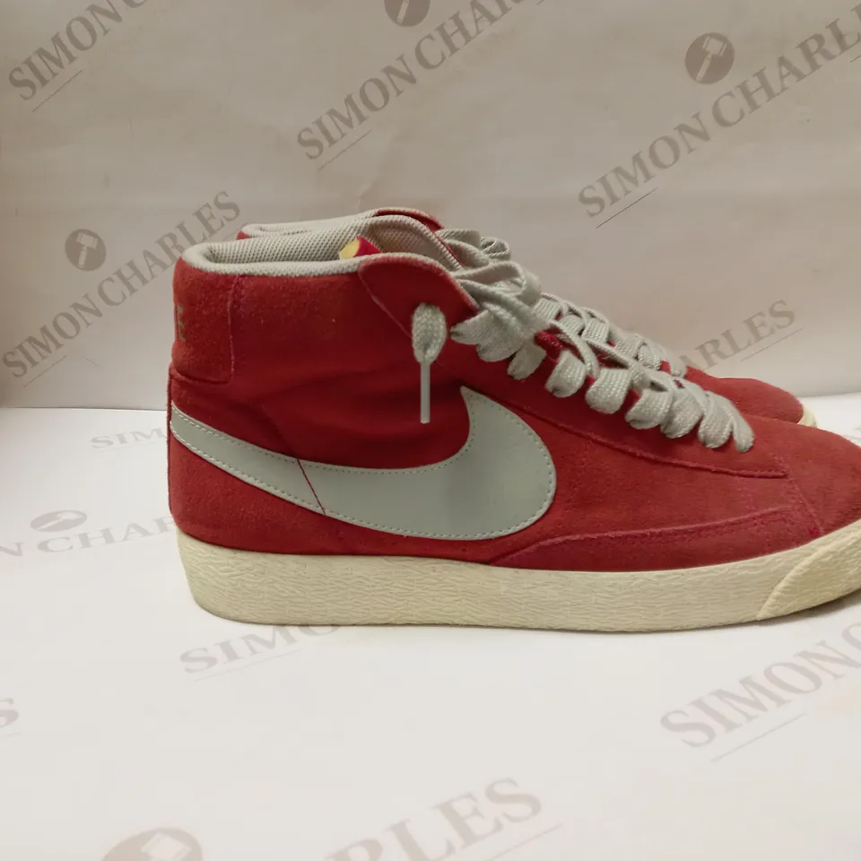 NIKE MID BLAZER IN RED SIZE 9