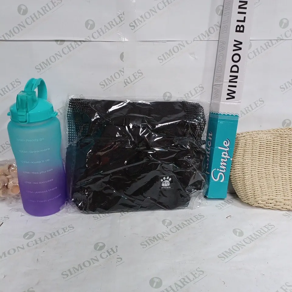 BOX OF APPROX 22 ASSORTED ITEMS TO INCLUDE - 2L MOTOVATION WATER BOTTLE - SIMPLE WINDOW BLIND - WOOLALA BLACK BAG ECT