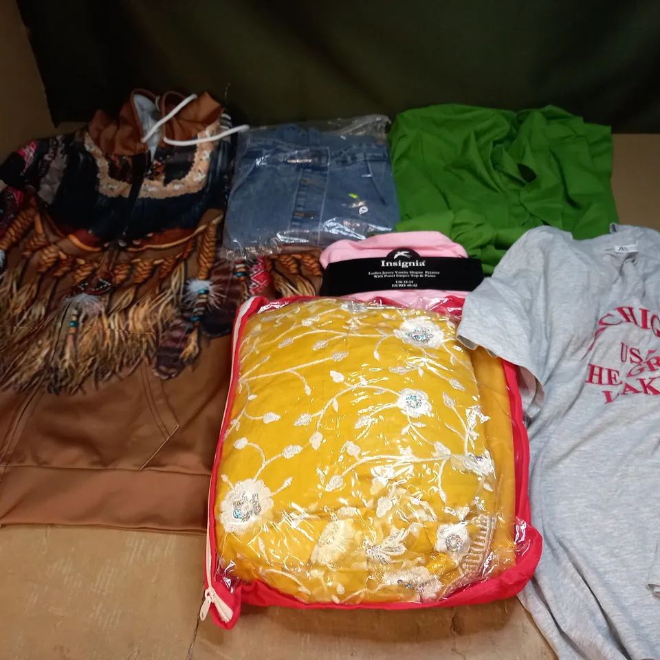 BOX OF LARGE QUANTITY ASSORTED CLOTHING ITEMS TO INCLUDE - DRESSES, T-SHIRTS AND TROUSERS