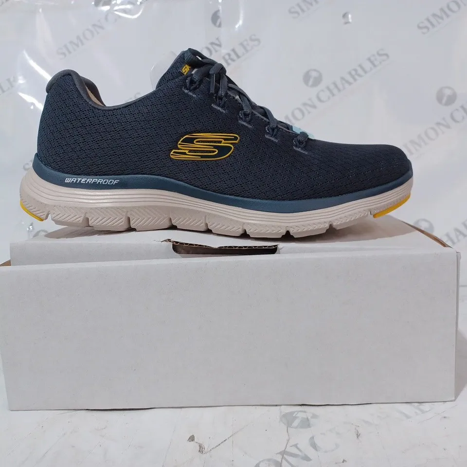 BOXED PAIR OF SKECHERS TRAINERS IN CHARCOAL SIZE 8