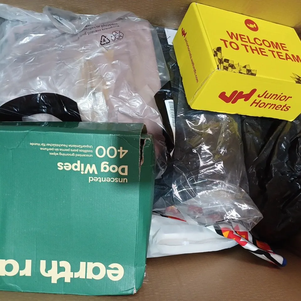 BOX OF APPROXIMATELY 10 ASSORTED HOUSEHOLD ITEMS TO INCLUDE GREY WHITE RADIATOR AIRER, HERSCHEL BAG, ETC