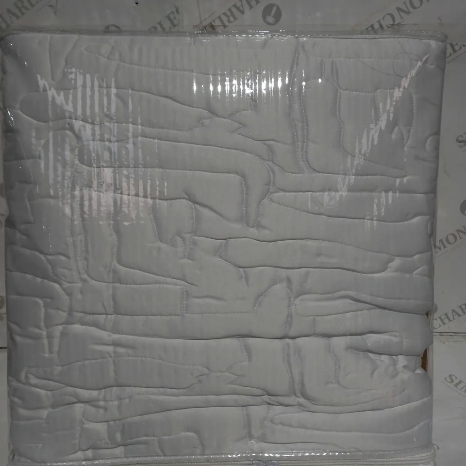 BOXED K BY KELLY HOPPEN ABSTRACT GEO BEDSPREAD AND SHAMS