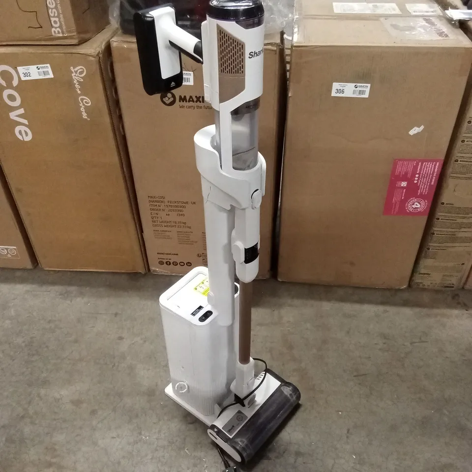 SHARK CLEAN & EMPTY CORDLESS VACUUM CLEANER & AUTO-EMPTY SYSTEM BU3521UK RRP £349