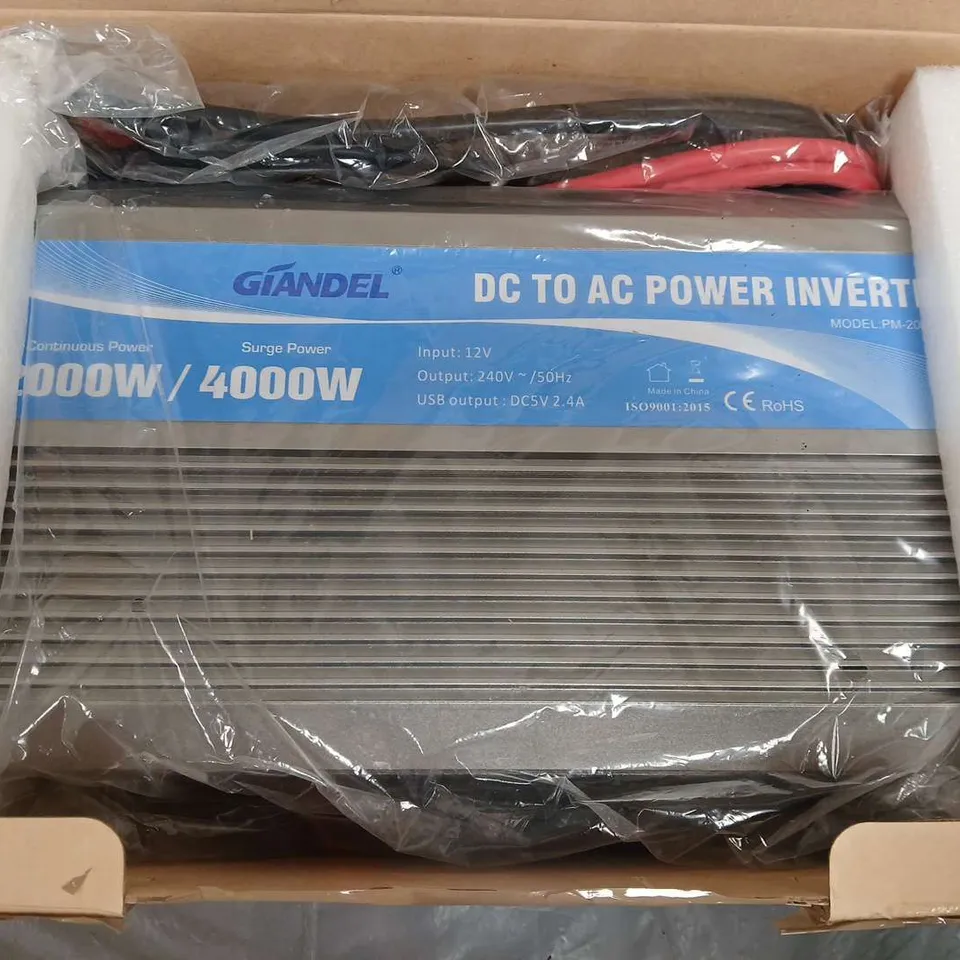 BOXED GIANDEL DC TO AC POWER INVERTER